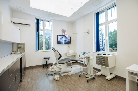 Slider image (7) Medstom Dental Clinic